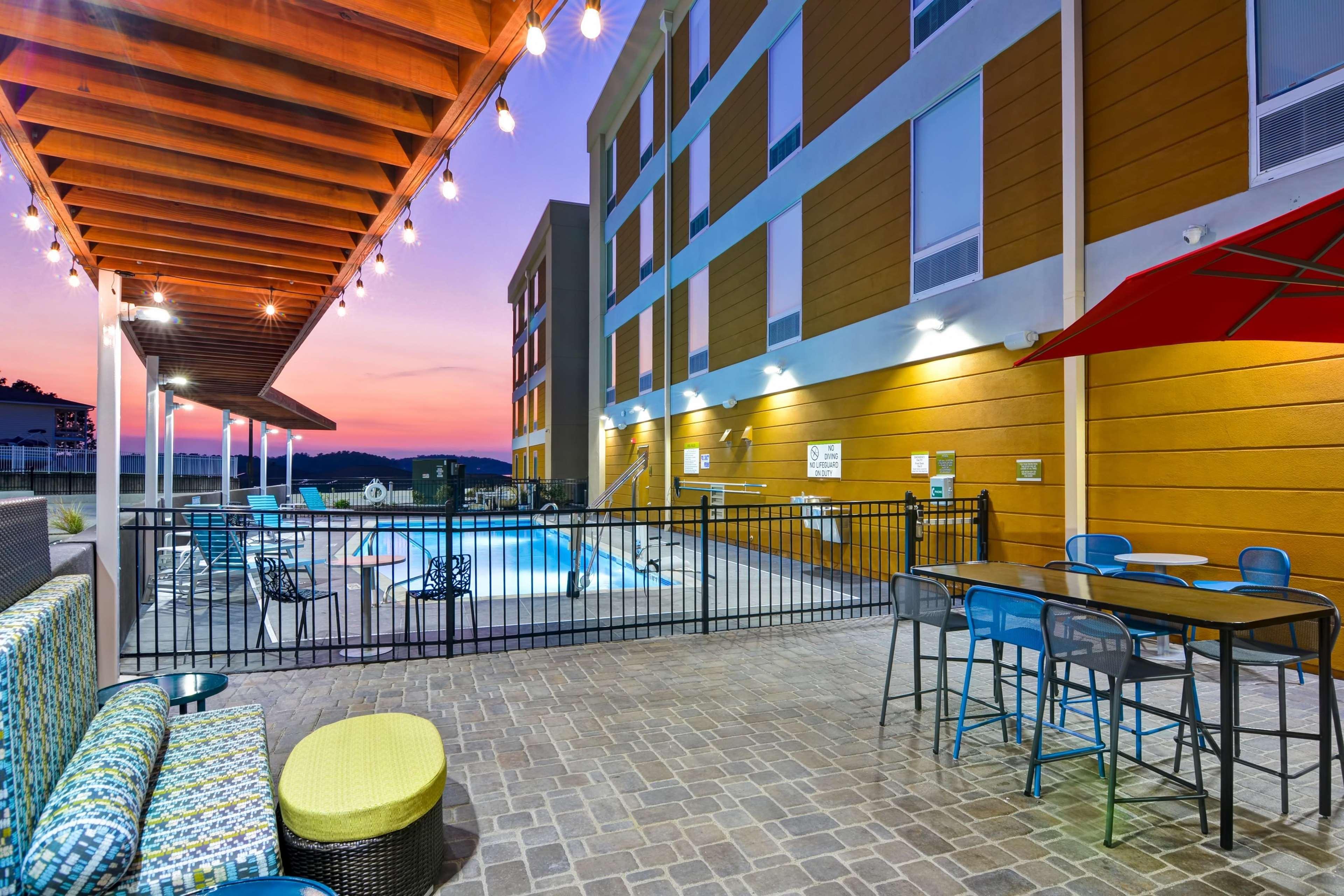 Home2 Suites By Hilton Hot Springs Exteriör bild